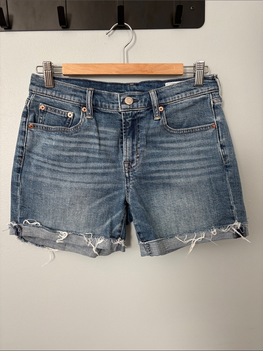 GAP 5” Girlfriend Mid Rise Denim Cutoff Shorts